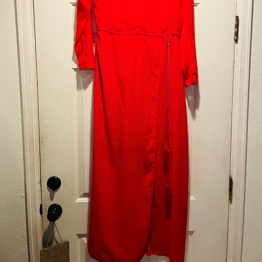 ๐ H&M long sleeve maxi red dress ๐ - Picture 7 of 10